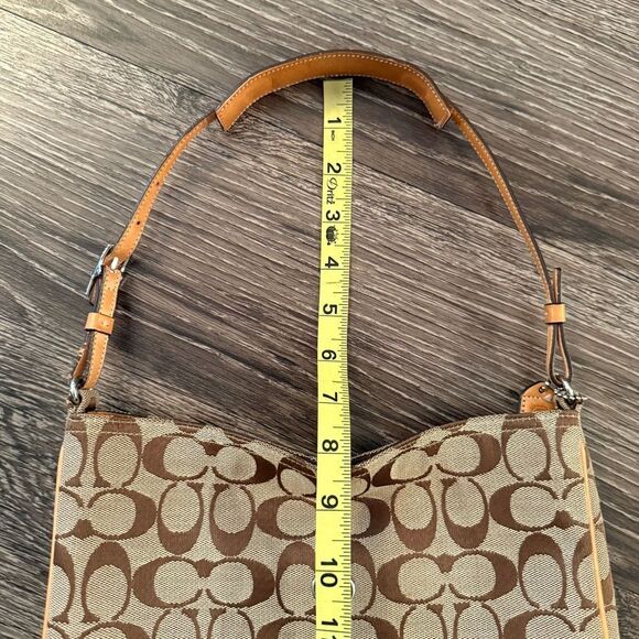 Coach Vintage 2002 Hamptons Signature Clip Hobo - Picture 4 of 10